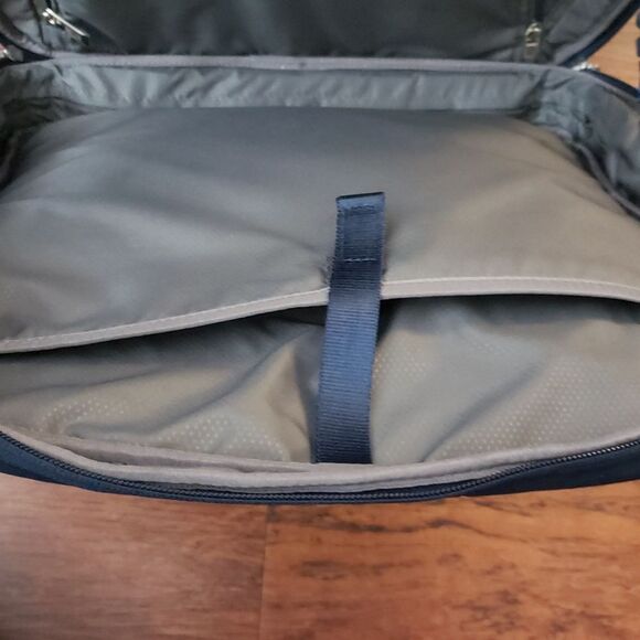 Tumi Blue Floral Chic Feminine Designer Voyageur Travel Carry On Roller Bag - Picture 12 of 13